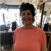 Professeure Hatha Yoga,diplômée 
Tous niveaux . Stages,cours collectifs et particuliers